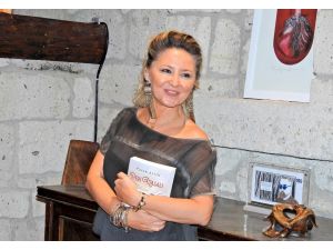 Pınar Aylin "Peri Masalı" ile edebiyat dünyasında