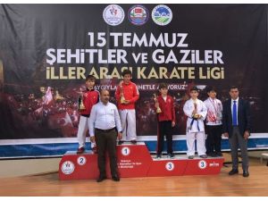 İhlas Koleji Karate Ligi’ni şampiyon bitirdi