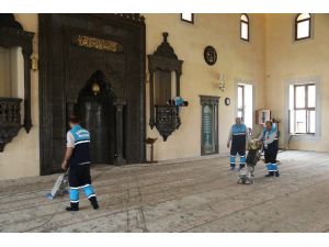 Şahinbey belediyesi camileri bayrama hazırladı
