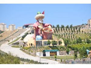 Demirtaş: “Nasreddin Hoca heykeli kaldırılmalı"