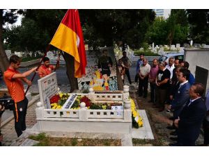 Turgay Şeren, mezarı başında anıldı