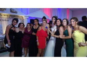 Milli basketbolcu Esra Ural evlendi