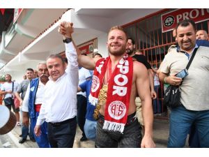 Kırkpınar’da altın kemer İsmail Balaban’ın