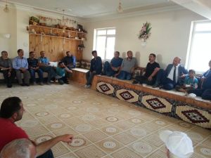 Tarım İl Müdürü, Gökçedere’de kurbanlık yetiştiricileri ile toplantı yaptı