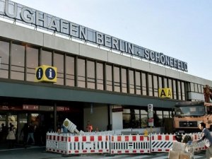 Almanya'da panik: Berlin Havaalanı boşaltıldı