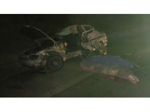 Otomobil traktör römorkuna çarptı: 2 ölü