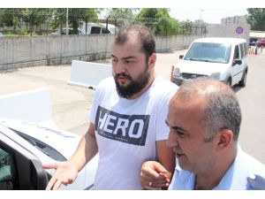 "Hero" yazılı tişörtle sınava girdi gözaltına alındı