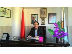 AK Parti Edremit İlçe Başkanı Menit Örkçü basın bayarımın kutlandı
