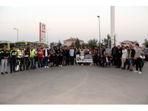 ’Altın Elbiseli Adam’ın feci ölümü onları birleştirip sokaklara döktü