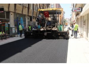 Akdeniz’de asfalt çalışmaları devam ediyor
