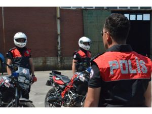 Zonguldak İl Emniyet Müdürlüğü motosiklet yunus timinde görev yapacak gönüllü 24 polisin eğitimleri devam ediyor.