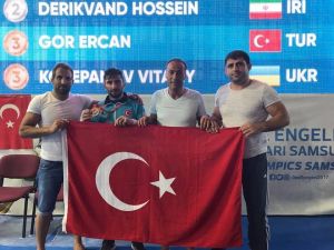 DEAFLYMPİCS Oyunlarında Ercan Gör, serbest güreşte üçüncü olarak bronz madalya kazandı