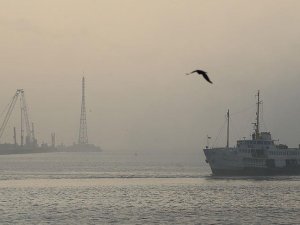 İstanbul'da yoğun sis ulaşımı olumsuz etkiledi