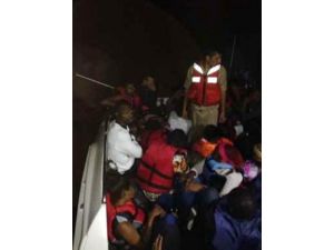 İzmir’de yurt dışına kaçmaya çalışan 43 göçmen yakalandı