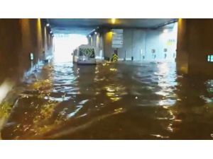 Taksim Tüneli sular altında kaldı