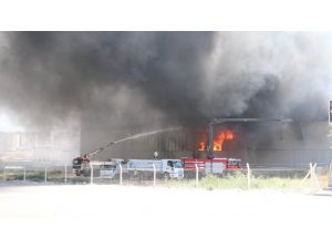 Gaziantep’teki fabrika yangını söndürülemiyor