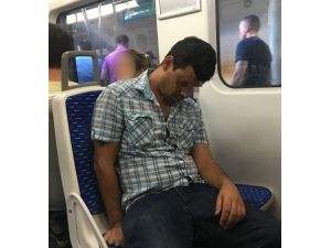 Bonzai içen genç yolcuların çabasına rağmen uyandırılamadı