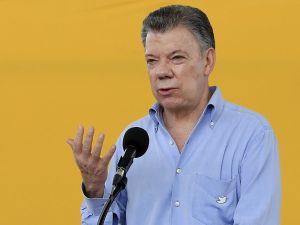 Kolombiya Devlet Başkanı Santos: “Venezuela’da Pazar günü yapılacak oylamayı tanımayacağız”