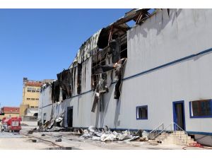 Gaziantep’te yanan fabrikaya girenler şok eden tahribatla karşılaştı