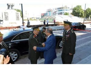 Kara Kuvvetleri Komutanı Orgeneral Çolak’tan Vali Kaban’a veda ziyareti