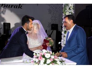 Bakan Tüfenkci Nevşehir’de nikah şahitliği yaptı