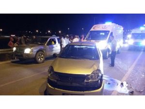 Karaman’da kamyonet ile otomobil çarptı