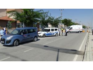 Karaman’da işçi midibüsünün çarptığı polis memuru yaralandı