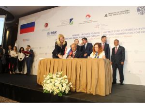 Türkiye-Rusya İş Forumu’nda 100 milyar dolarlık hedef vurgusu