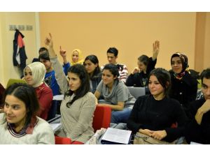 Beyoğlu Gençlik Merkezi Öğrencilerin başarıya ulaşmasına destek oldu