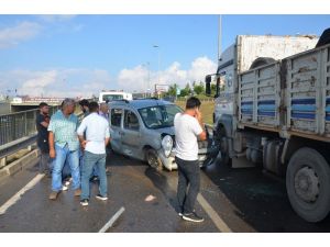 ‘Kazaya bakma’ merakı zincirleme kazaya yol açtı: 3 yaralı