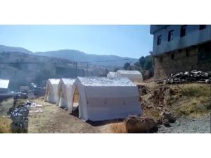 11 evin yandığı köyde AFAD çadırları kuruldu
