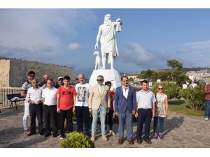 Sinop’ta Diyojen heykelinin kaldırılması için eylem