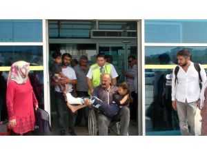 Hendek’teki kazada yaralanan 4 mevsimlik işçi Kızıltepe’ye getirildi