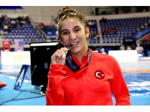 Zeynep Yetgil, ikinci defa Dünya üçüncüsü