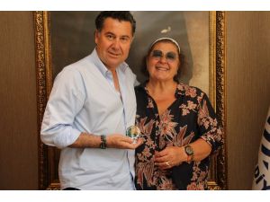 İsmet Sezgin’in kızı Ayşe Sezgin’den Başkan Kocadon’a ziyaret