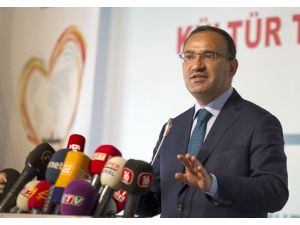 Başbakan Yardımcısı Bozdağ: "Barzani ateşle oynuyor"