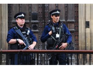 Londra metro saldırısında 2 kişi daha yakalandı