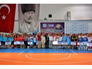 Kurumlar Arası Cumhuriyet Kupası Turnuvası başladı