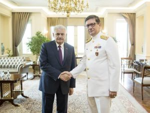 Başbakan Yıldırım, Deniz Kuvvetleri Komutanı Koramiral Özbal’ı kabul etti
