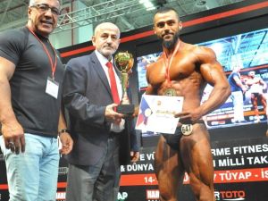 Silifkeli Emre Özel vücut geliştirmede Türkiye şampiyonu