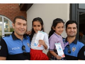 Bingöl polisi,çocukları broşürle uyardı