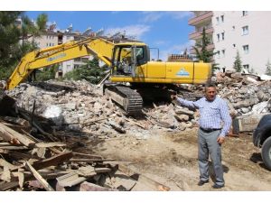 Seydişehir’de eski meteoroloji müdürlüğü binası yıkılıyor