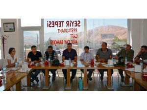 Bitlis’te gazetecilerin sorunları masaya yatırıldı