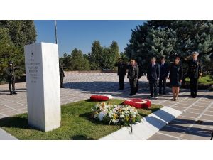 6. Cumhurbaşkanı Korutürk, ölüm yıldönümünde mezarı başında anıldı