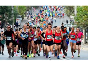 Uluslararası Darıca Yarı Maratonu’na rekor katılım