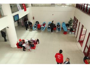 Bayburt Üniversitesinden kan bağışına destek