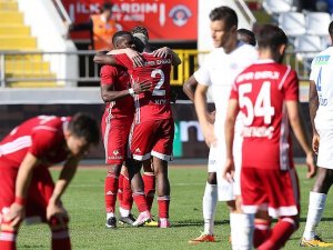 Demir Grup Sivasspor deplasmanda galip