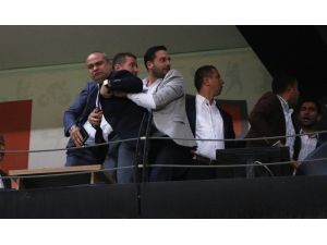 Manisaspor-Denizlispor maçında protokolde gerginlik