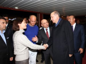 Erdoğan, Yoğun Bakımda Tedavi Gören Baykal'ı Hastanede Ziyaret Etti