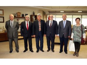 Valilik Korosundan Başkan Karaosmanoğlu’nu ziyaret etti